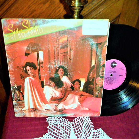 *** SISTER SLEDGE *** We Are Family - Picture 1 of 2